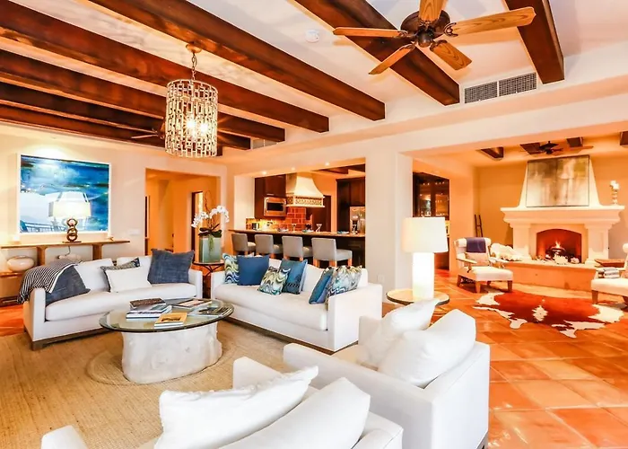 Exclusive Penthouse Jacuzzi & Private Access Apartment *