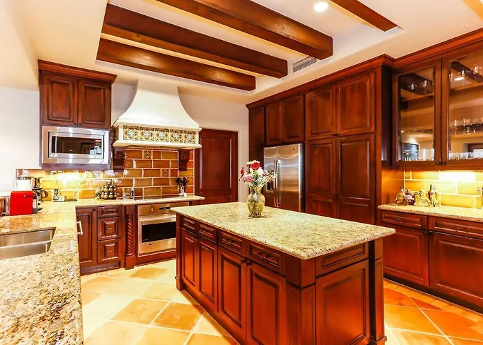 Exclusive Penthouse Jacuzzi & Private Access Apartment