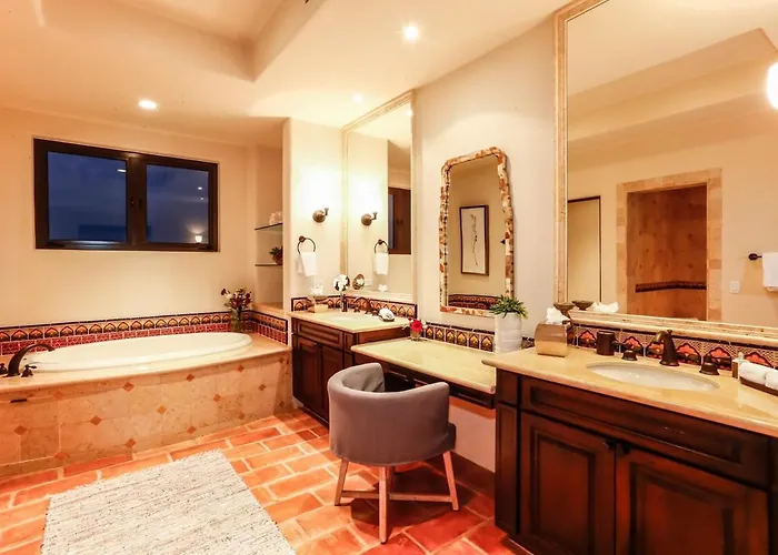 Exclusive Penthouse Jacuzzi & Private Access *